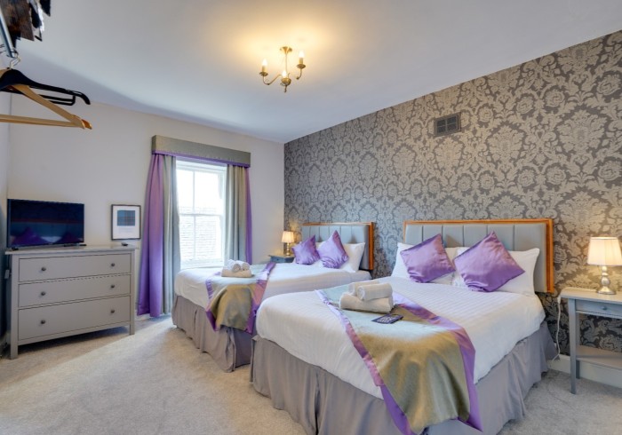 County Family Bed Room
